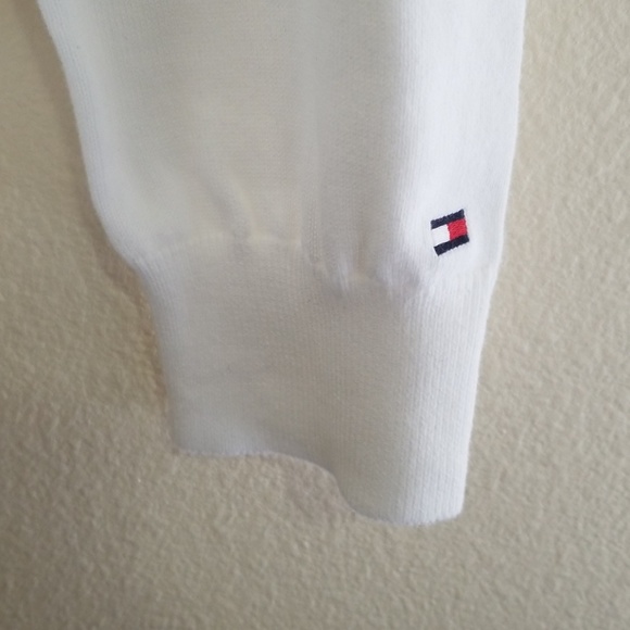 Tommy Hilfiger Crewneck Sweater "SALE $55 FIRM" - Picture 7 of 7